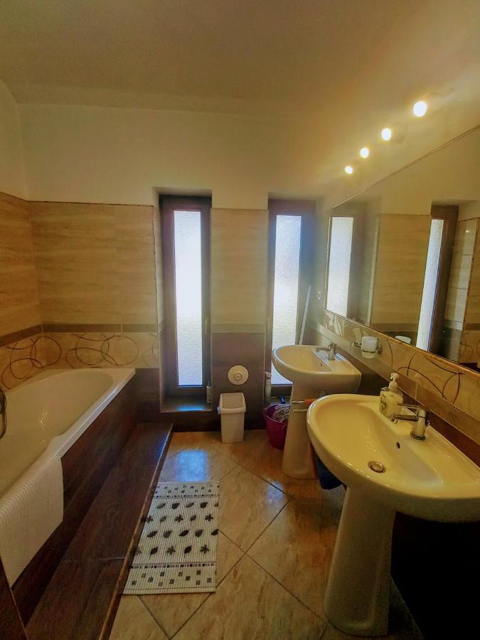 Aqua Apartman Revfulop Ngoại thất bức ảnh